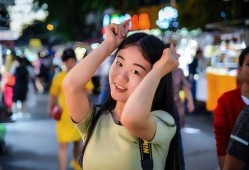 娱乐吃瓜酱娜娜摆摊,娱乐吃瓜酱的市井生活